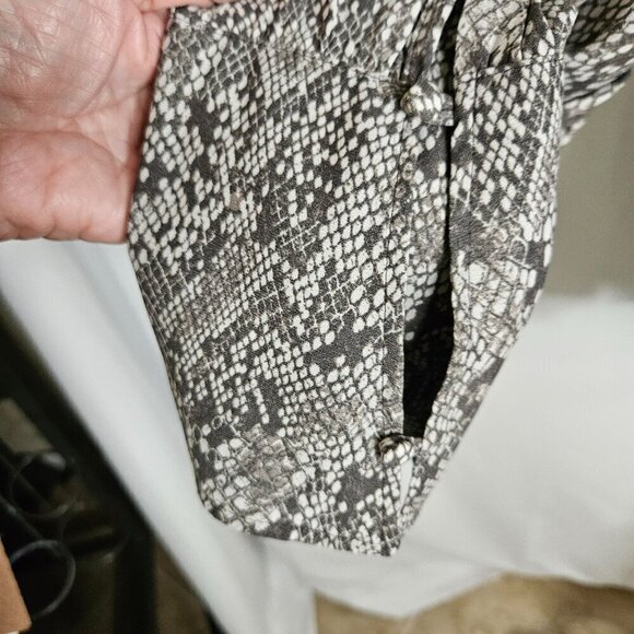 Free People Size Medium Modern Muse Snakeskin Python Detachable Tie Blouse Top - Picture 7 of 12